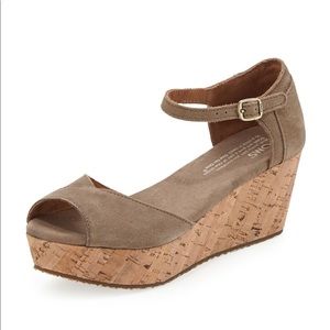 TOMS Platform Wedge Sandals in Taupe